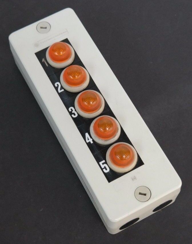 TELEMECANIQUE XAG-A STATION W/ XAV-A18