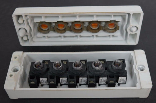 TELEMECANIQUE XAG-A STATION W/ XAV-A18