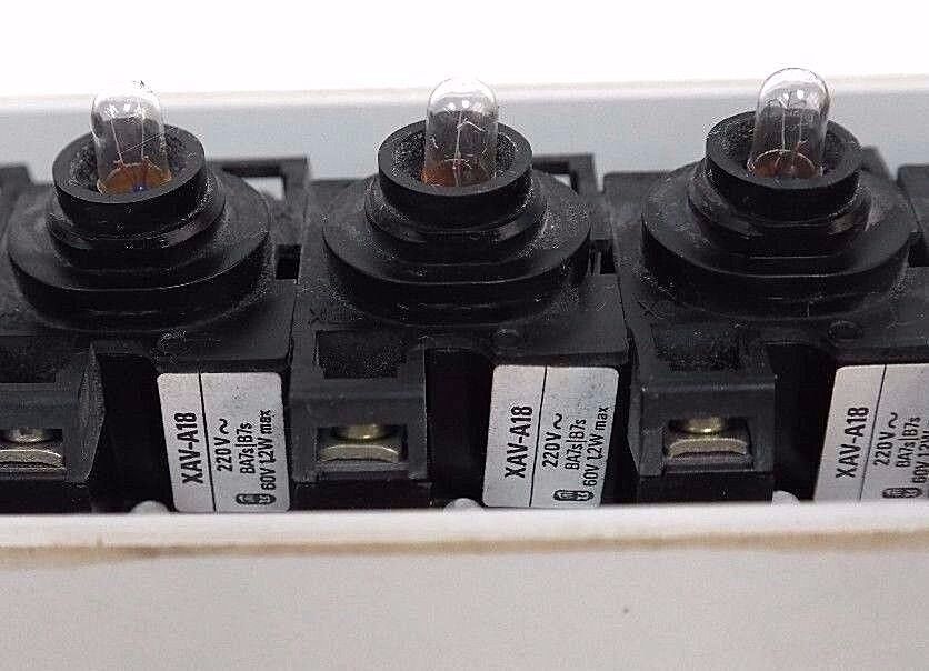 TELEMECANIQUE XAG-A STATION W/ XAV-A18