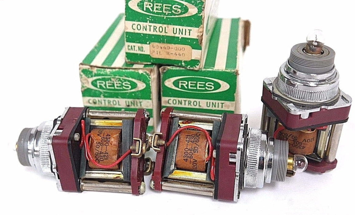 LOT OF 3 NEW REESE 40440-000 PILOT LIGHTS PIL R-440, 120V, 50/60HZ