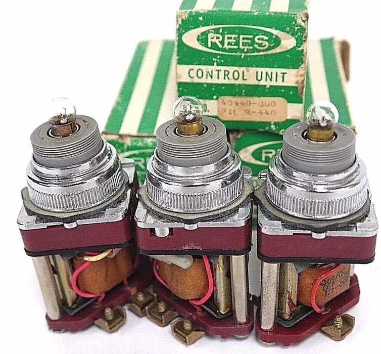 LOT OF 3 NEW REESE 40440-000 PILOT LIGHTS PIL R-440, 120V, 50/60HZ