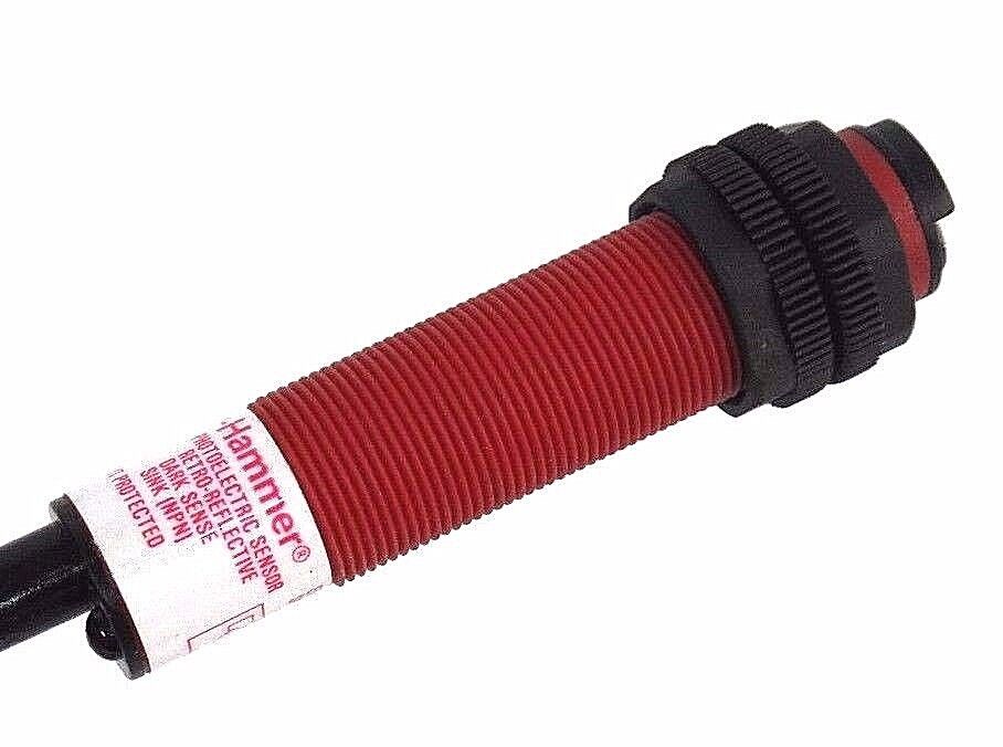 NIB CUTLER HAMMER E58CAL18T110R2 PHOTOELECTRIC SENSOR 10-30VDC 3M CABLE