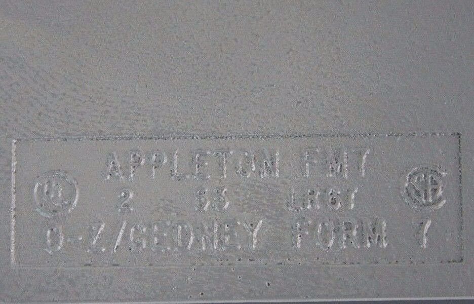 NIB APPLETON LR67 GRAYLOY FM7 CONDUIT BODY TYPE LR, 2"