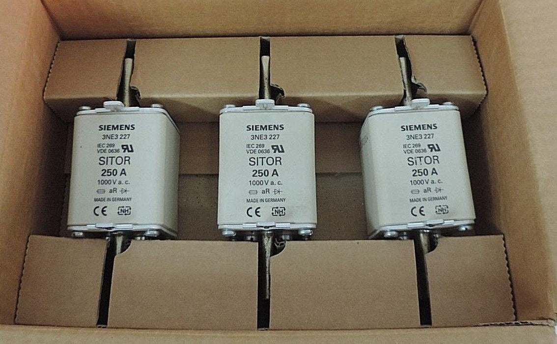 BOX OF 3 NEW SIEMENS 3NE3227 FUSES SITOR 250A, 1000VA.C.