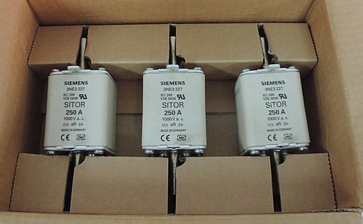 BOX OF 3 NEW SIEMENS 3NE3227 FUSES SITOR 250A, 1000VA.C.