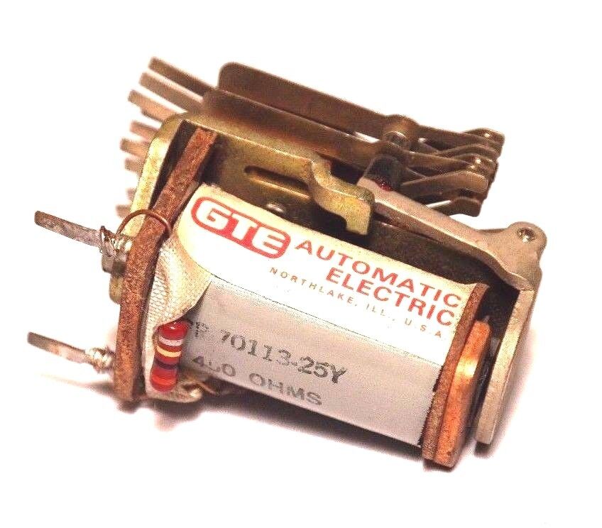 NEW GTE AMETEK PP-70113-25Y RELAY W/ INDICATOR LIGHT 450 OHMS, PP7011325Y