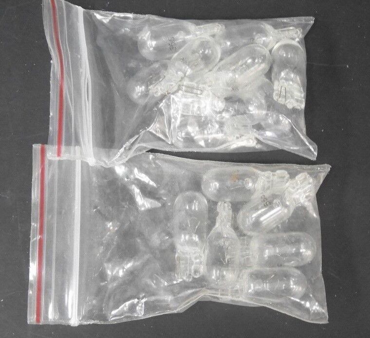 LOT OF 16 NEW T-10 555 LIGHT BULBS