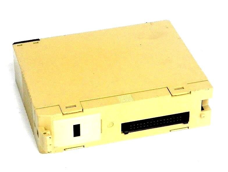OMRON C200H-OC222 OUTPUT MODULE 250VAC/24VDC 2A/POINT 8A/UNIT, C200HOC222