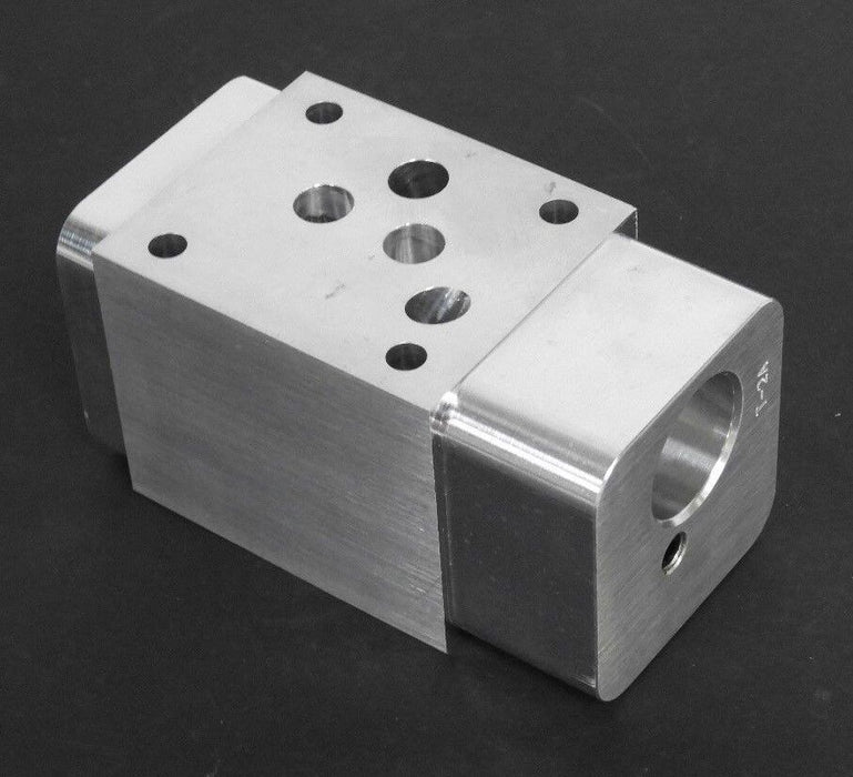 NEW SUN HYDRAULICS 4152187000 SOELNOID VALVE MANIFOLD BLOCK 0EE8-A2