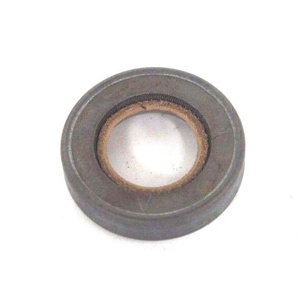 LOT OF 8 NEW NATIONAL 50895 OIL SEALS
