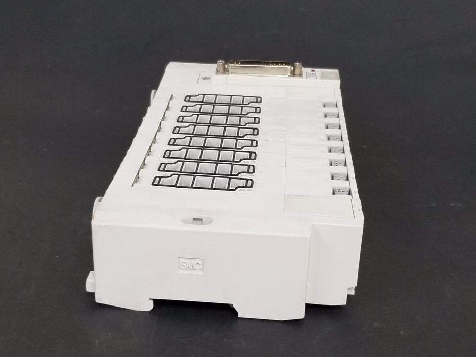 LOT OF SMC 24VDC-COM VALVES (UNKNOWN PART NUMBER)