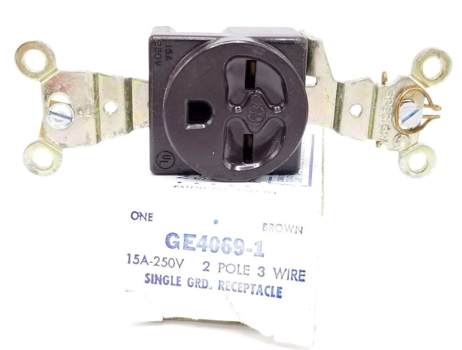 NEW GENERAL ELECTRIC GE4069-1 SINGLE GROUND RECEPTACLE GE40691, 2-POLE, 3-WIRE