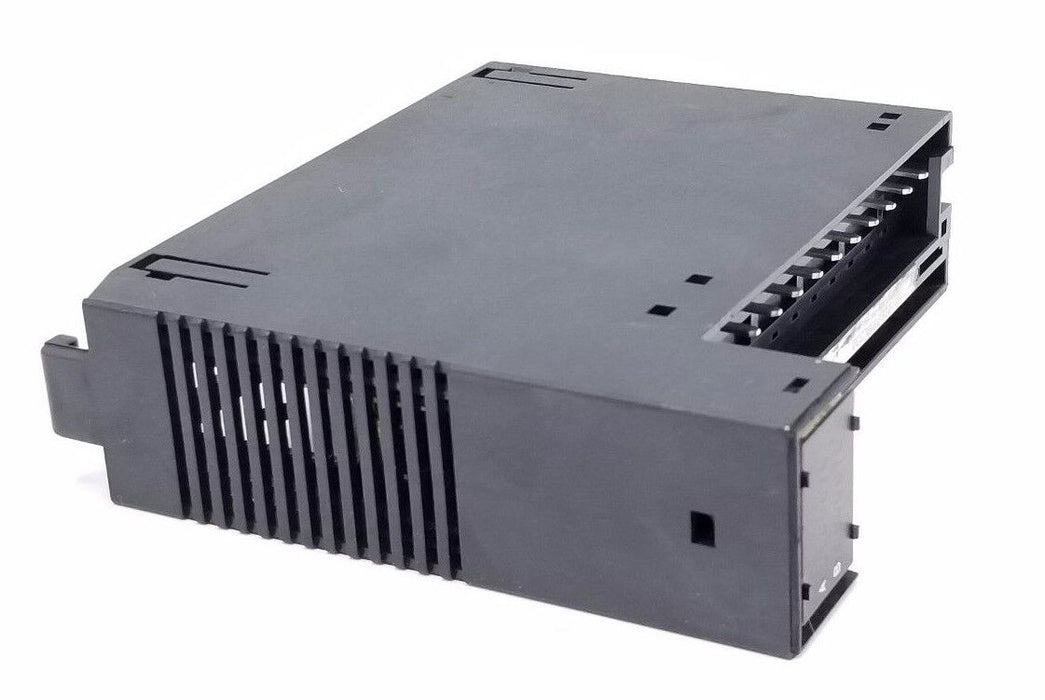 GE FANUC IC693MDL330B OUTPUT MODULE OUTPUT 120/240 VAC 1A, 8PT (NO HARNESS)