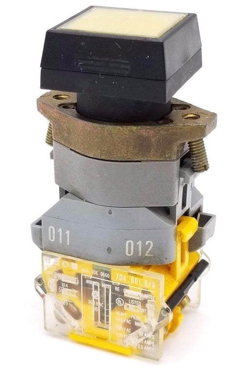 EAO 704.901.5/A SWITCHING ELEMENT W/ 704-950-0 LAMP BLOCK & BUTTON YELLOW