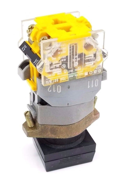 EAO 704.901.5/A SWITCHING ELEMENT W/ 704-950-0 LAMP BLOCK & BUTTON YELLOW