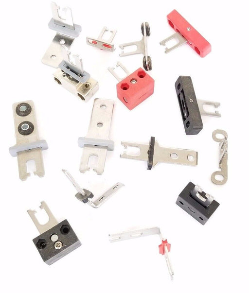 LOT OF MISCELLANEOUS ACTUATOR KEY HARDWARE