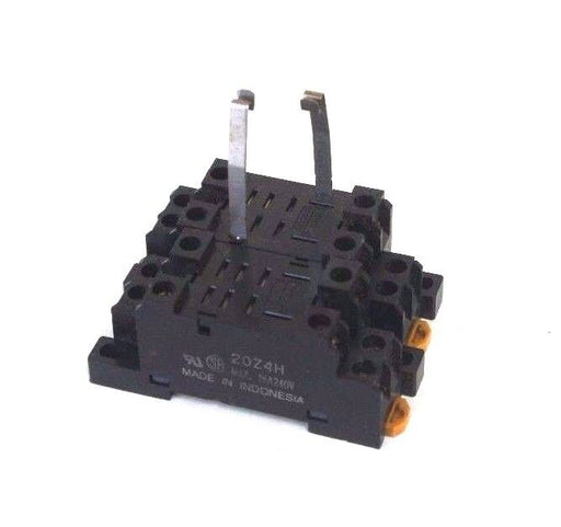 LOT OF 2 OMRON PTF08A-E SOCKET RELAY BASES PTF08AE