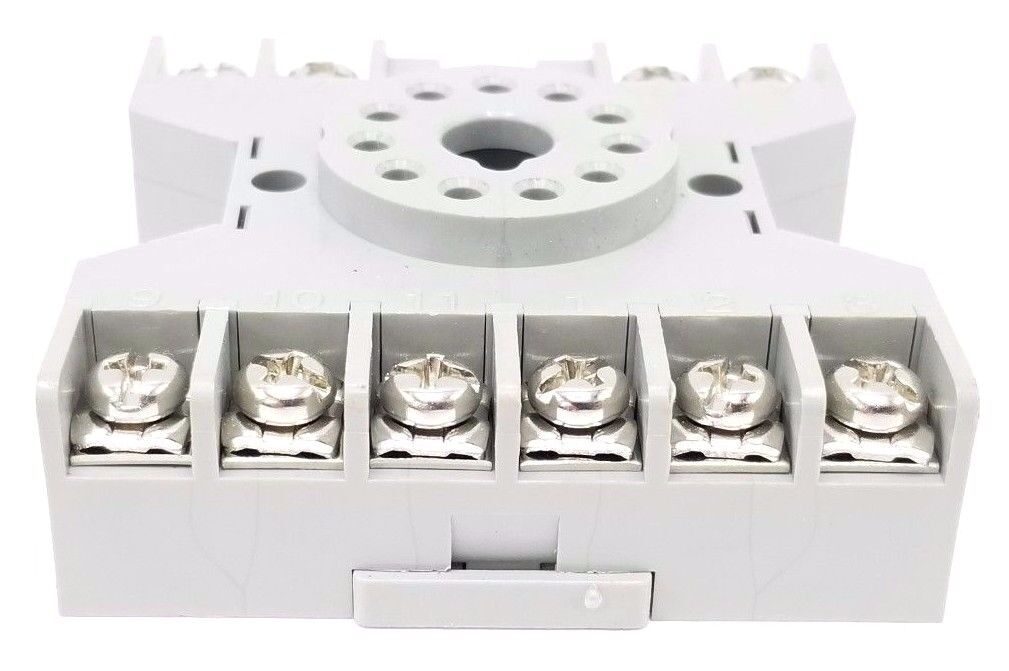 IDEC SR3P-06 RELAY BASE 10A, 300V, SR3P06