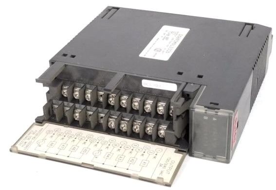 GE FANUC IC693MDL330D OUTPUT MODULE 120/240VAC, 2A, 8 PT