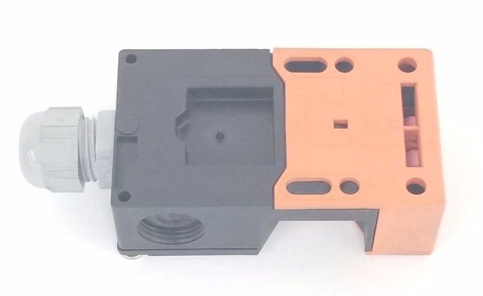 SIEMENS 3SE3-243-0XX40 LIMIT SWITCH 3SE32430XX40, 4A/230V