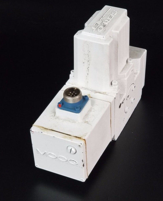 MOOG MODEL D661-5002 SERVO VALVE TYPE P60HXAA5NSM0-P