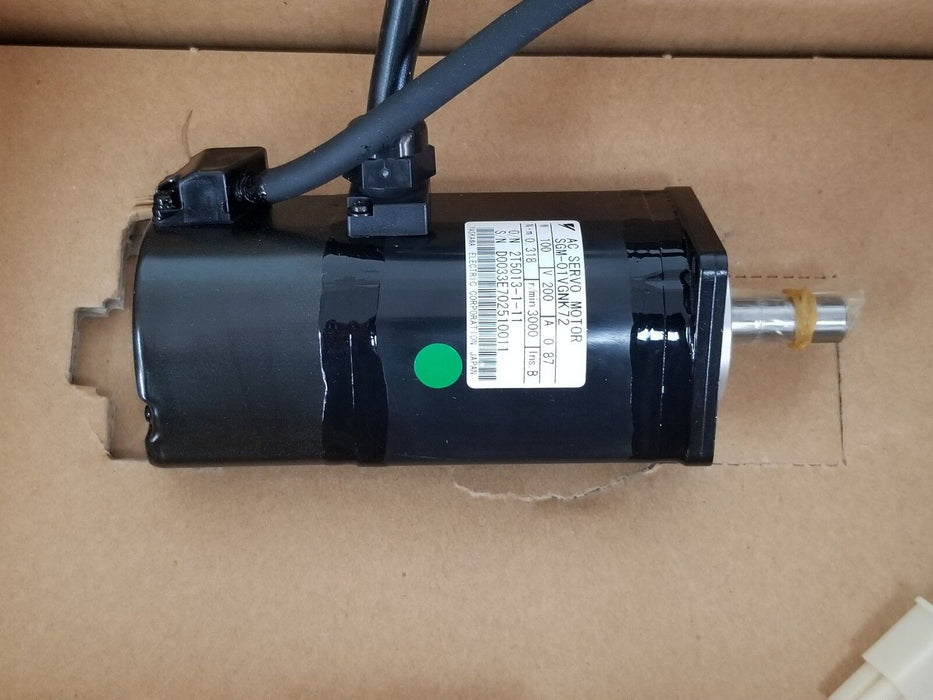 NIB YASKAWA SGM-01VGNK72 SERVO MOTOR 0.87A 200V 100W