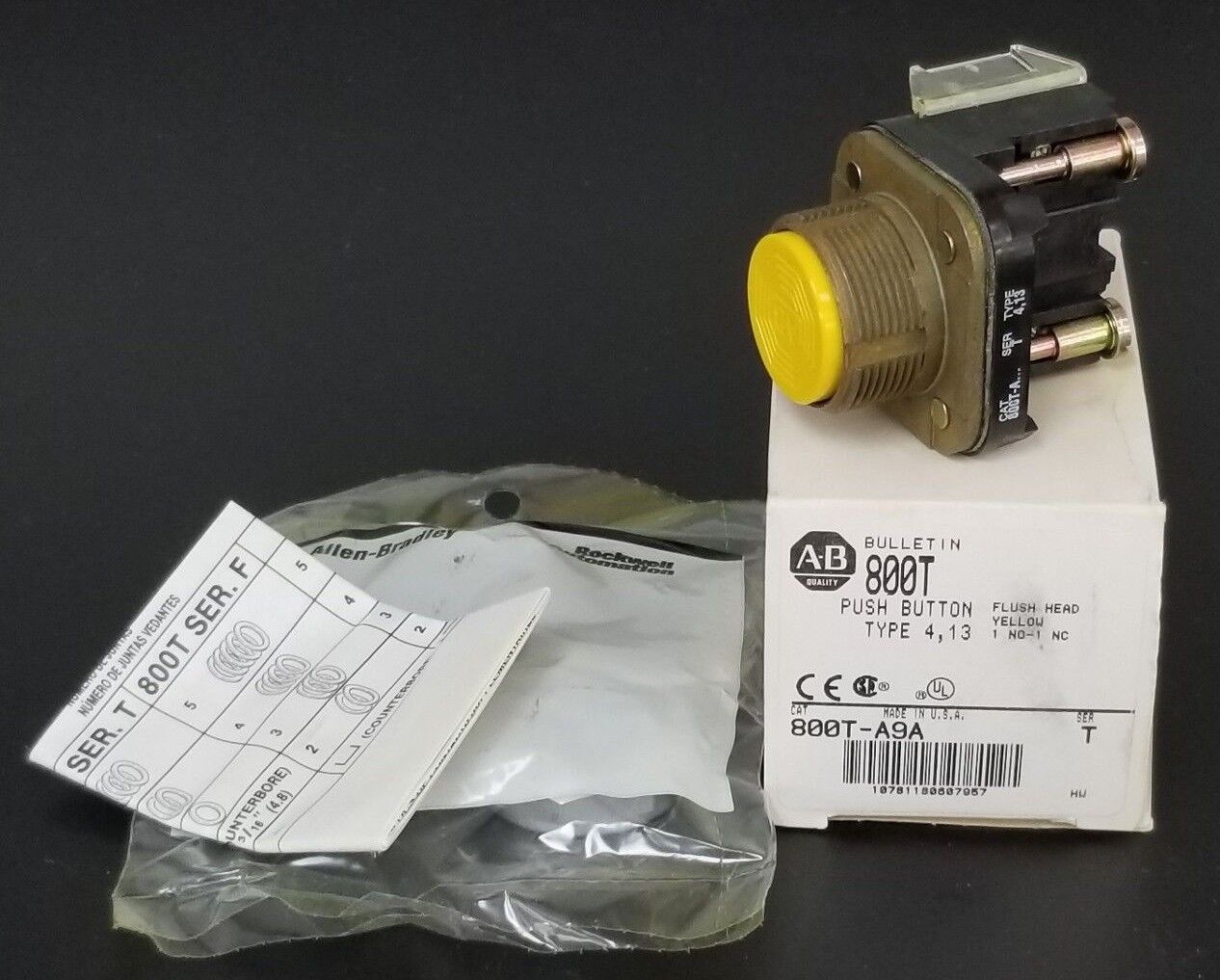 NIB ALLEN BRADLEY 800T-A9A YELLOW PUSH BUTTON SWITCH, TYPE 4,13, SER T, 800TA9A