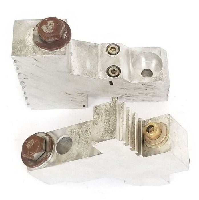 LOT OF 2 LUGS FOR SYLVANIA SKM31200