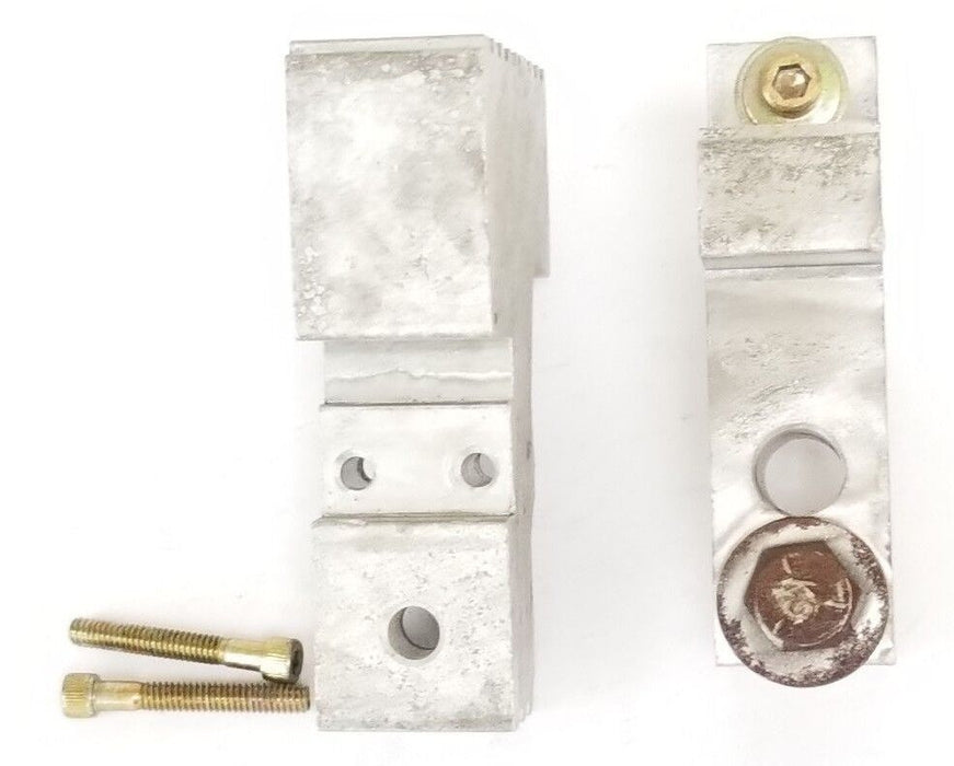 LOT OF 2 LUGS FOR SYLVANIA SKM31200