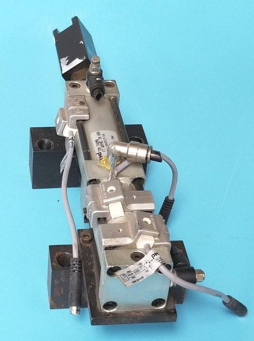 PHD A3VF11/8X2X13/16-M CYLINDER VALVE 3 POSITION 150PSI AIR 1-1/8 BORE 17522