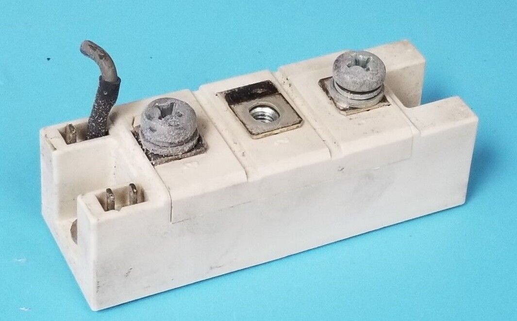 SEMIKRON SKKT-132/14E THYRISTOR MODULE SKKT13214E