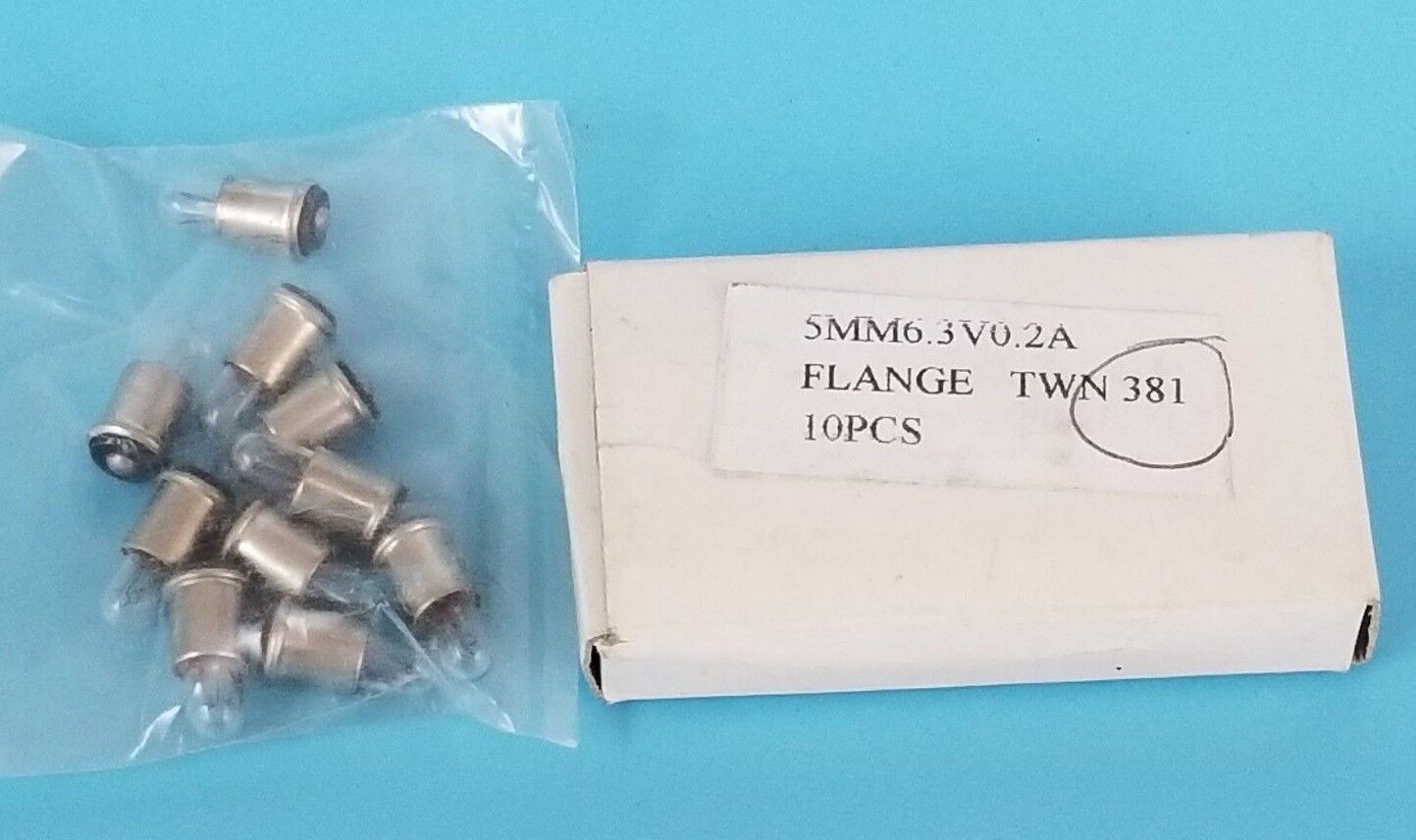 BOX OF 10 NEW GE TWN 381 FLANGE LAMPS 5MM6.3V0.2A
