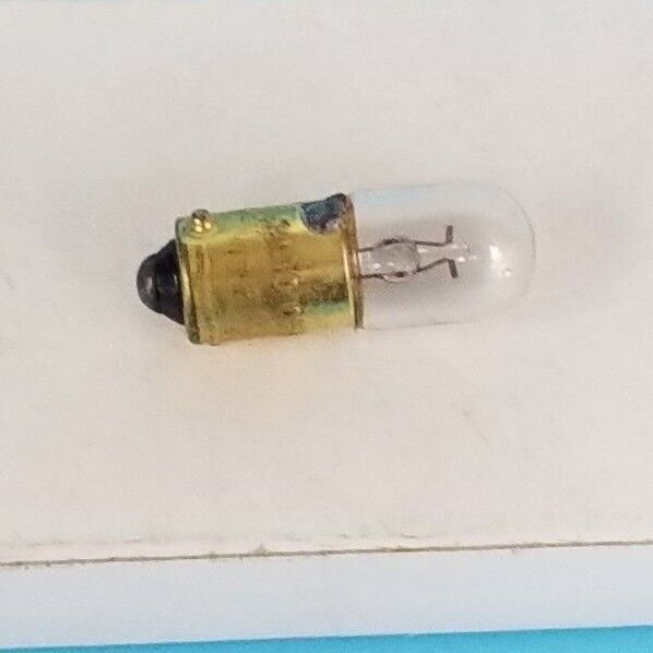 LOT OF 8 NEW GENERIC 1490 MINIATURE LAMPS