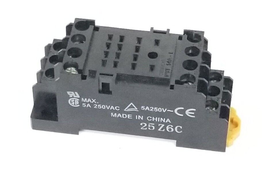 OMRON PYF14A-E RELAY SOCKET 5A, 250VAC, 2-M4X10