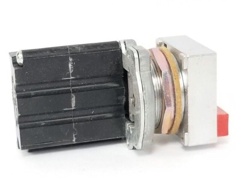 NIB EATON CUTLER-HAMMER E30DH COMPACT PUSHBUTTON OPERATOR W/IND. LIGHT