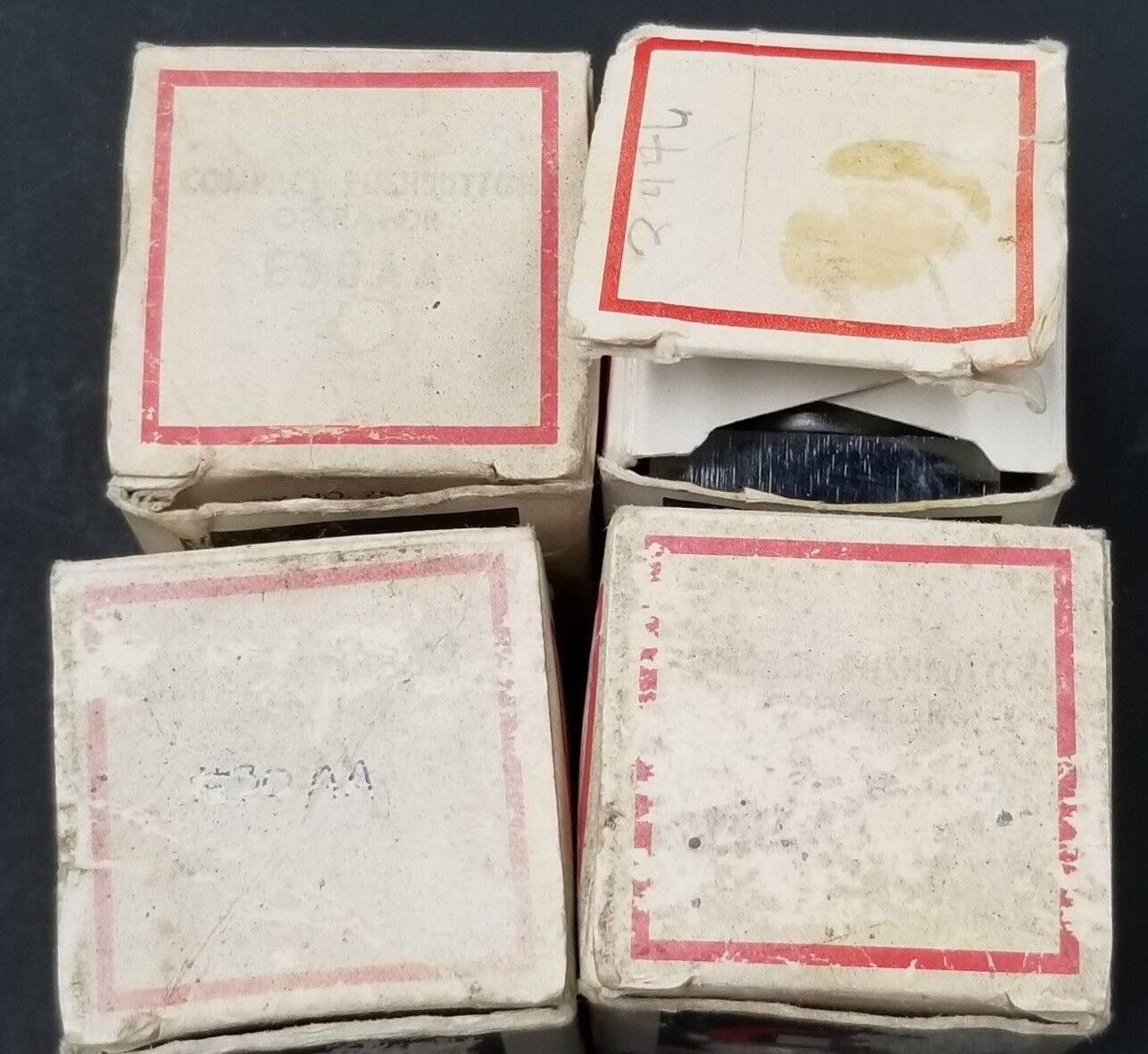 LOT OF 4 NEW EATON CUTLER HAMMER E30AA PUSHBUTTON OPERATORS 30.5MM SQUARE