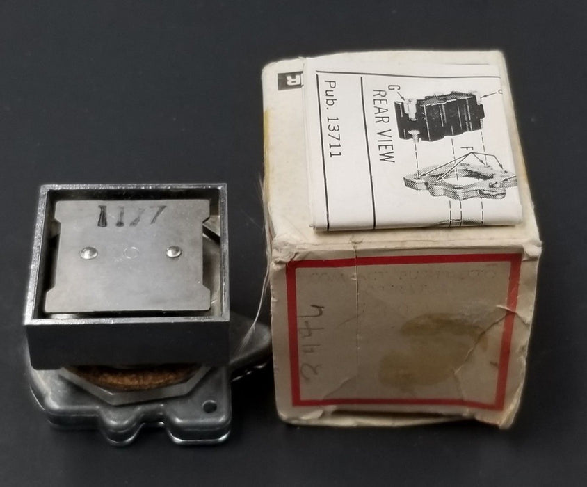 LOT OF 4 NEW EATON CUTLER HAMMER E30AA PUSHBUTTON OPERATORS 30.5MM SQUARE