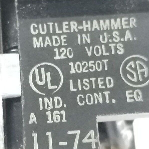 NEW CUTLER-HAMMER 10250T CONTACT W/ INDICATOR LAMP, 120V