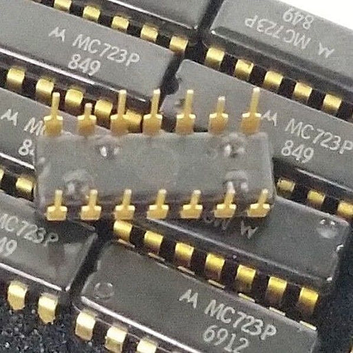 NEW MOTOROLA MC723P 14-PIN J-K FLIP-FLOP LOGIC IC