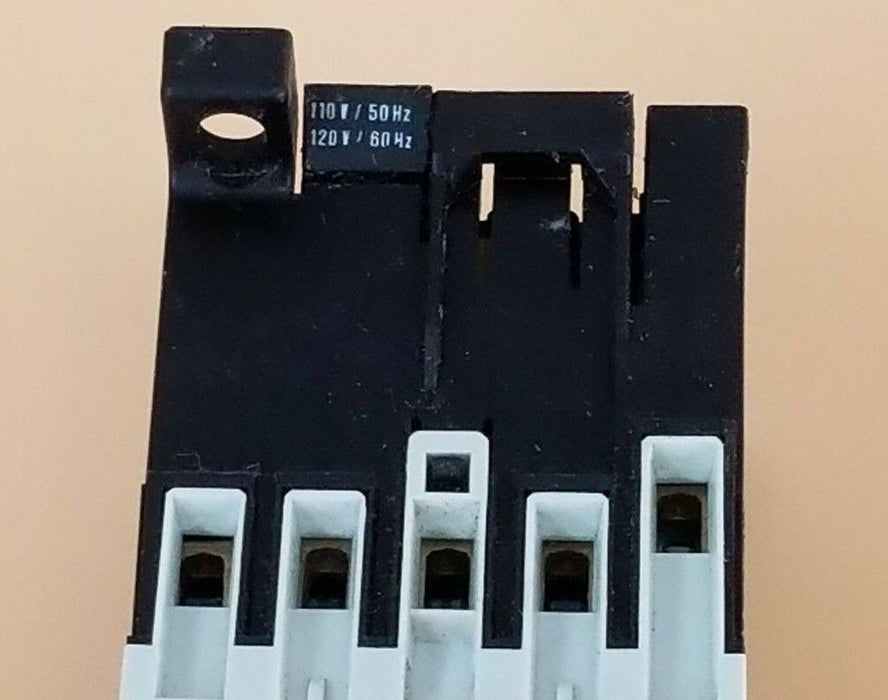 SQUARE D 8501-PR3.22-E RELAY, 4 POLE 300VAC, SER. B, 110/120V 50-60HZ