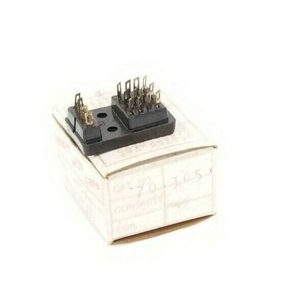 NIB MAGNECRAFT 70-305 RELAY SOCKET 70305