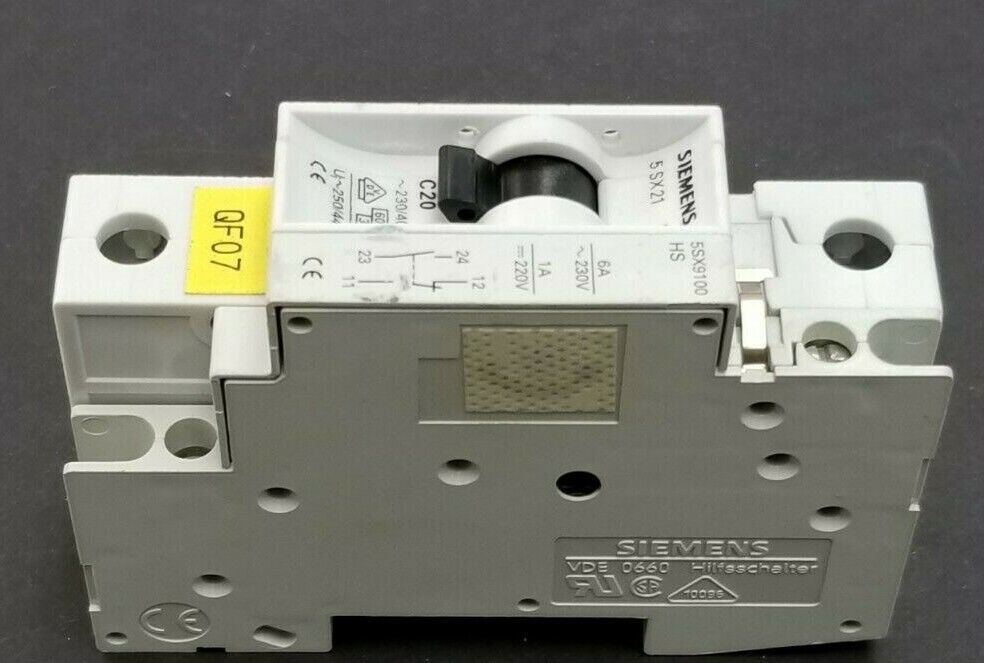 SIEMENS 5SX21-C20 CIRCUIT BREAKER 230/400V IEC 898 W/ 5SX9100-HS CONTACT BLOCK