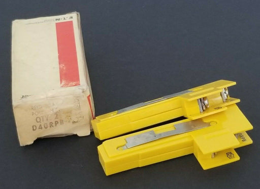 BOX OF 2 NEW EATON CUTLER HAMMER D40RPB REED RELAYS 1 N.C