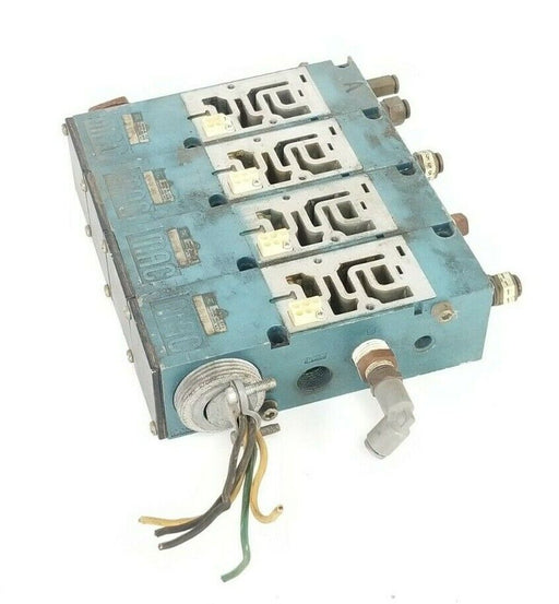 LOT OF 4 MAC 82A-DA-BKA SOLENOID VALVES 82ADABKA