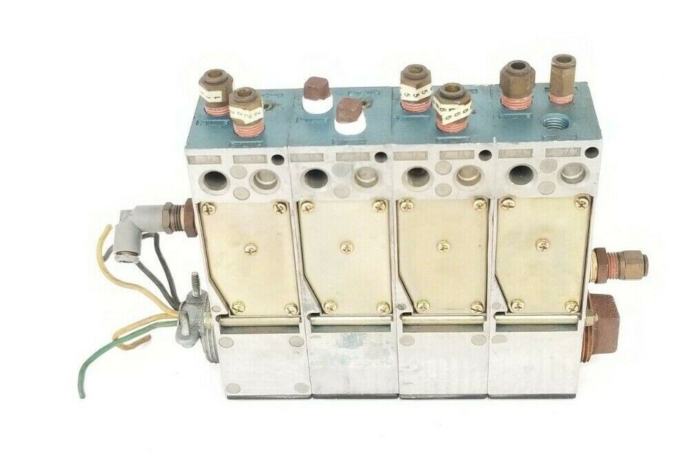 LOT OF 4 MAC 82A-DA-BKA SOLENOID VALVES 82ADABKA