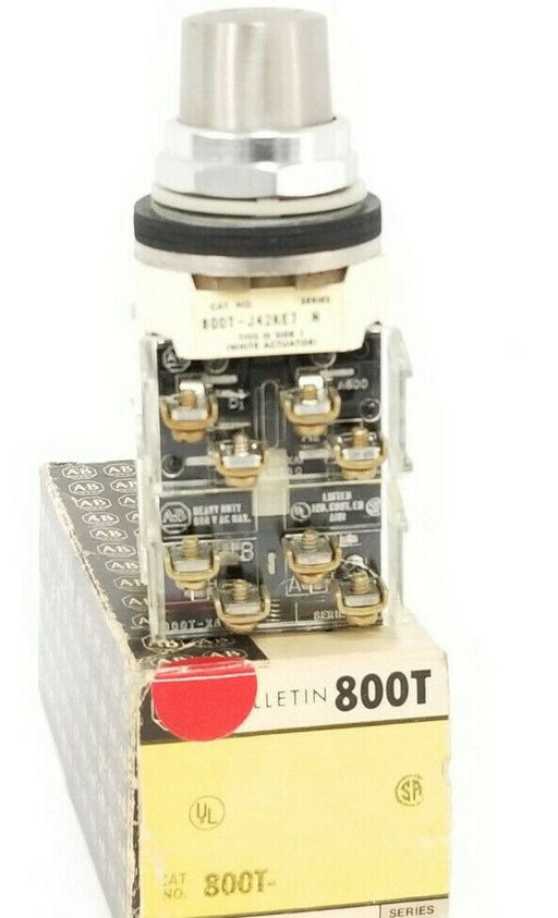 NIB ALLEN BRADLEY 800T-J42KE7BBNA SELECTOR SWITCH 800T-J42KE7 SER. N