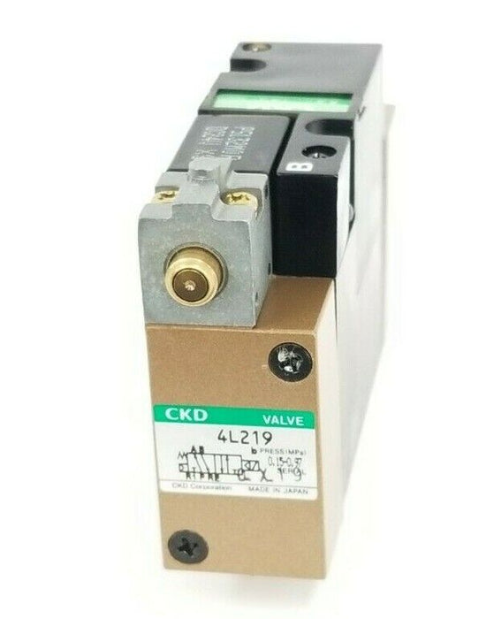 NEW CKD 4L219 SOLENOID VALVE 0.15-0.97MPa W/ P5132M0R PILOT VALVE 24VDC