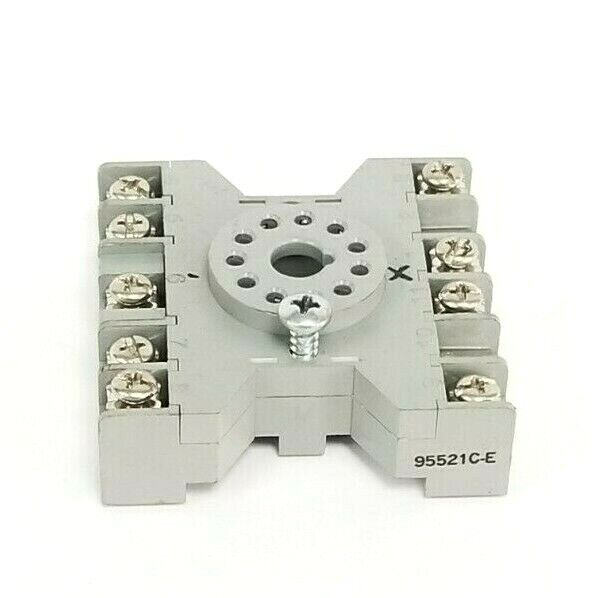 DAYTON 6X156E SOCKET 10A, 300VAC