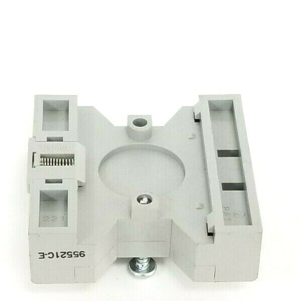 DAYTON 6X156E SOCKET 10A, 300VAC