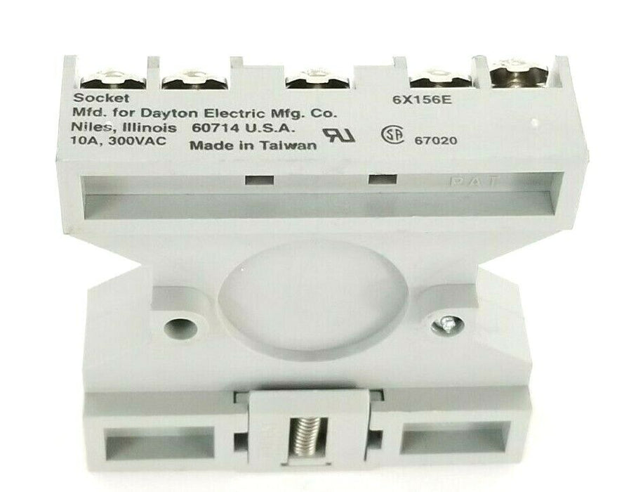 DAYTON 6X156E SOCKET 10A, 300VAC